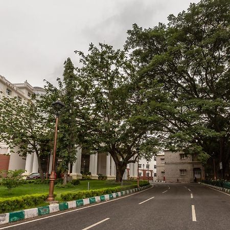 بنغالور Kstdc Kumarakrupa Hotel المظهر الخارجي الصورة